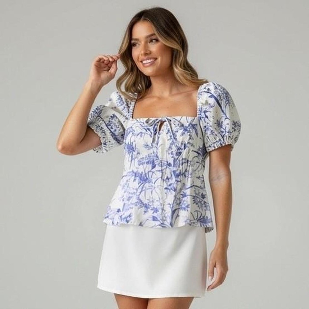 Toile Puff Sleeve Crop Top NWT H&M Blue & White